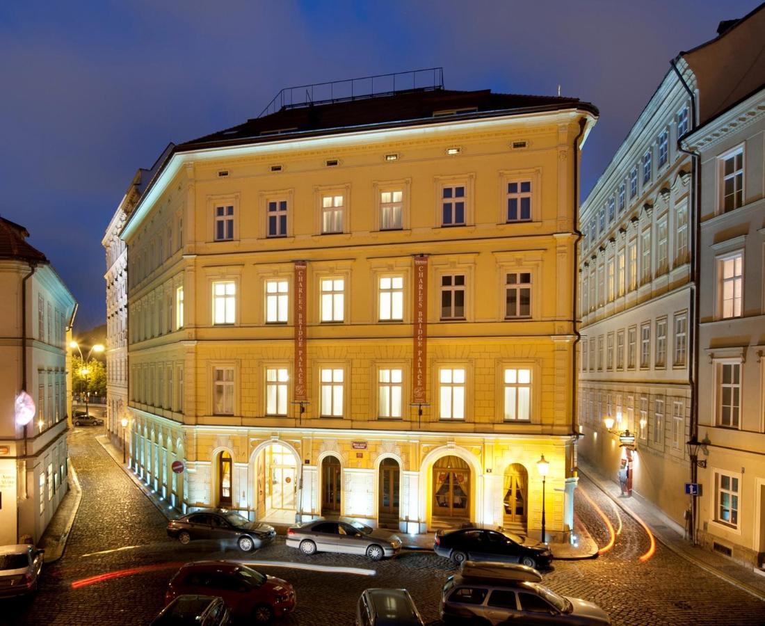 Charles Bridge Palace Praha