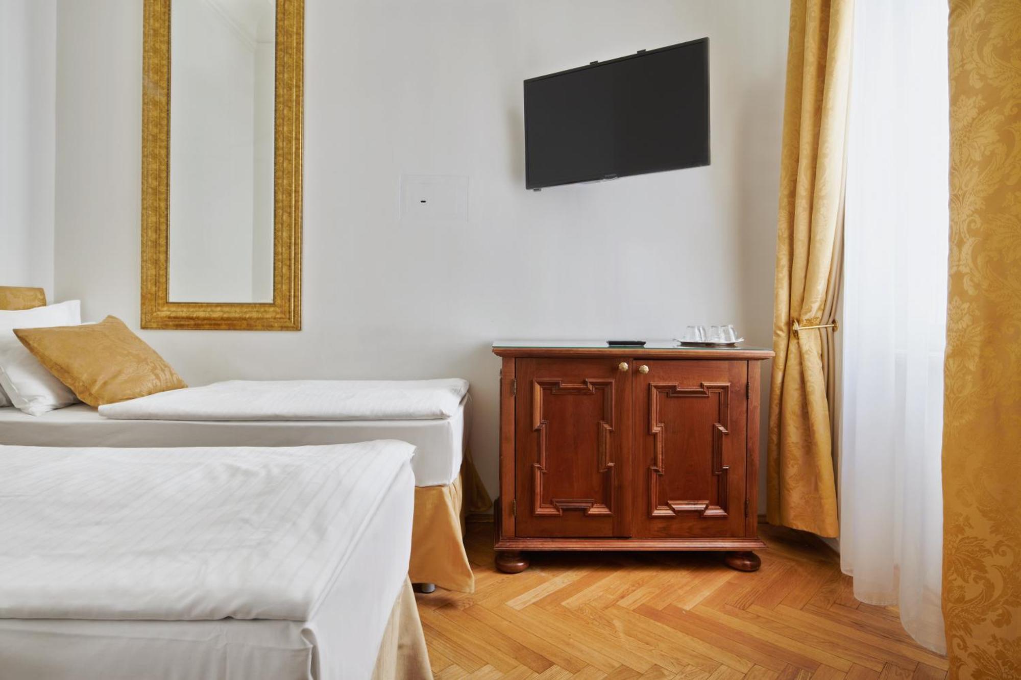 Charles Bridge Palace 4* Praha