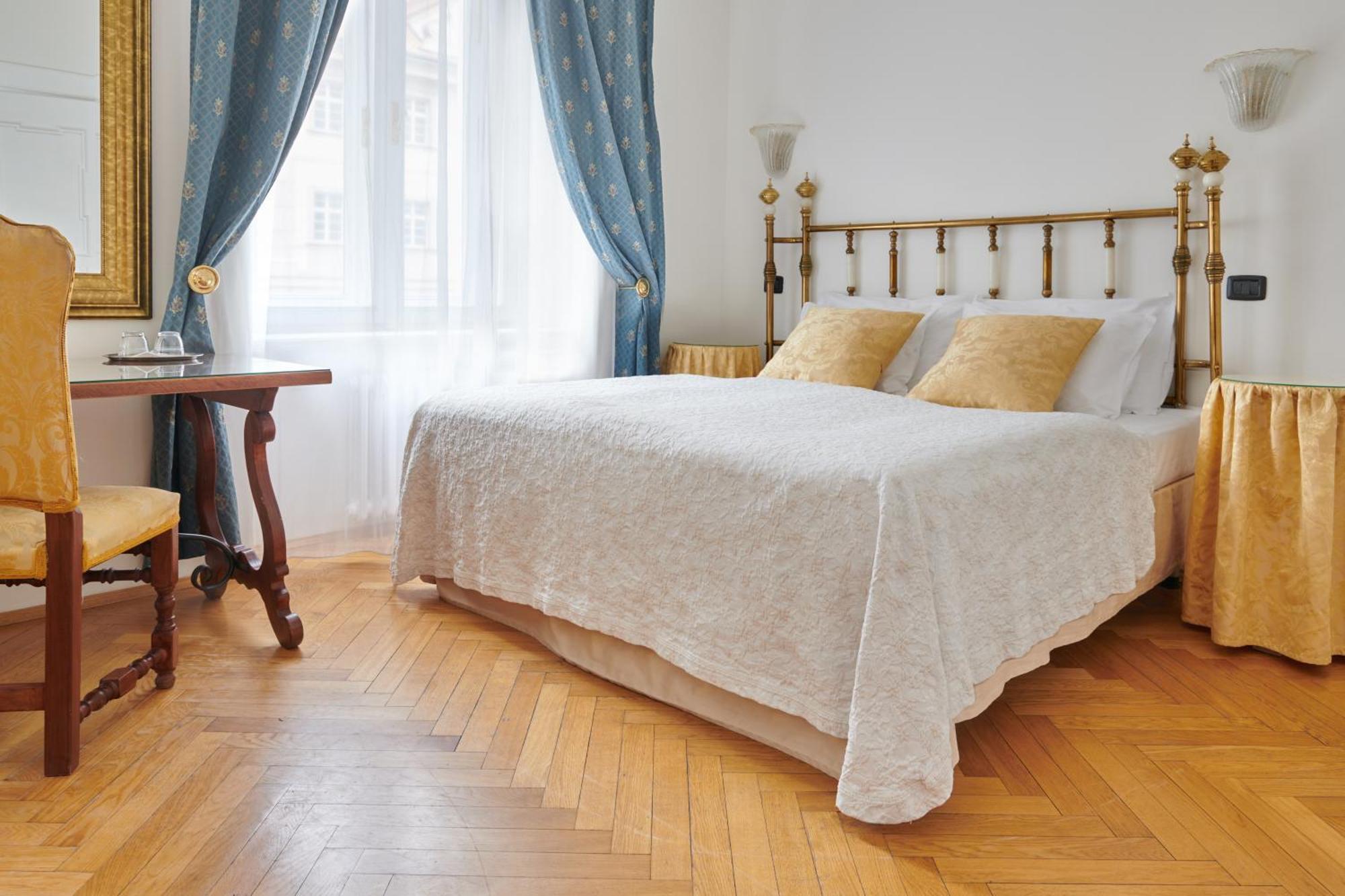 Charles Bridge Palace 4* Praha