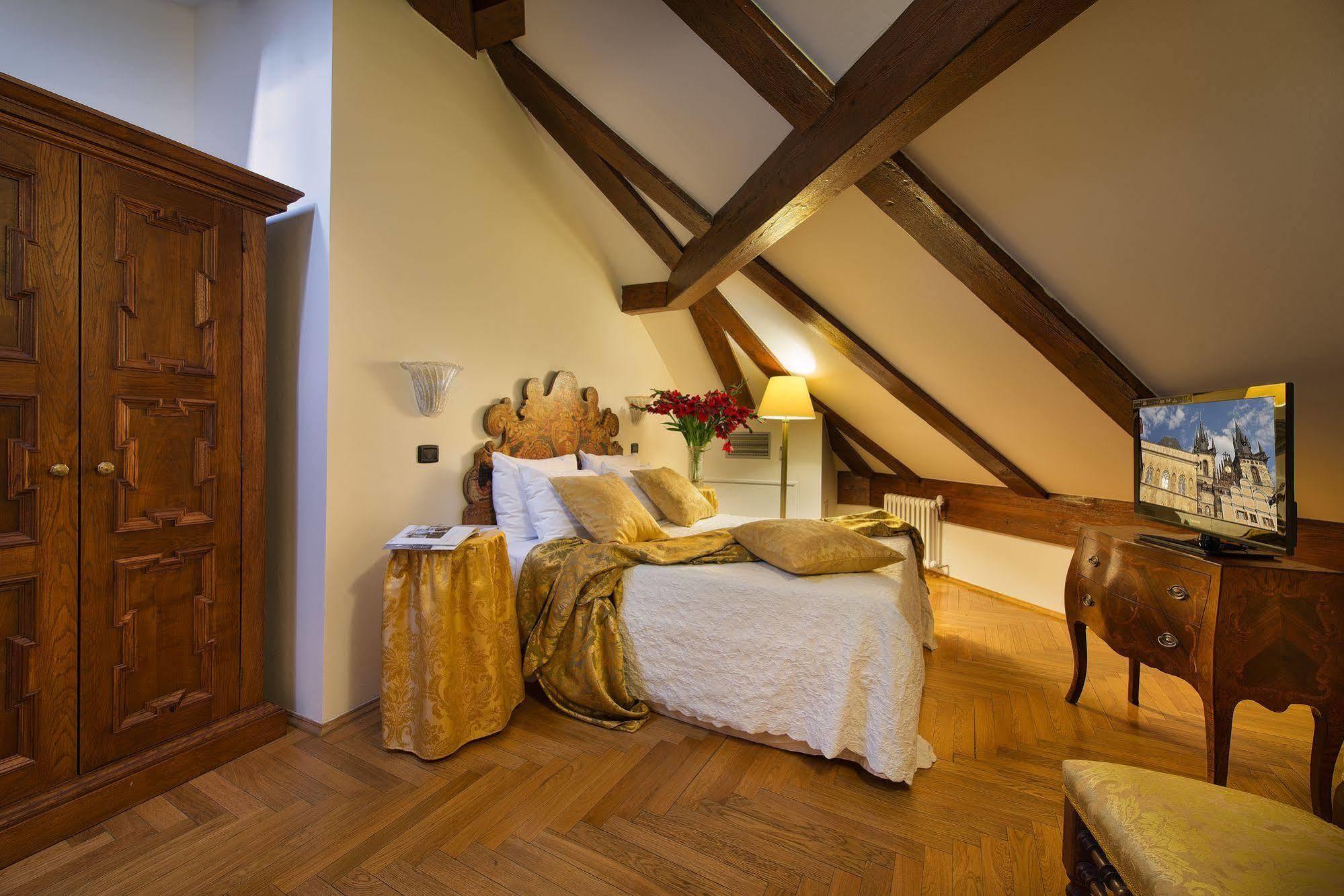 Charles Bridge Palace 4* Praha