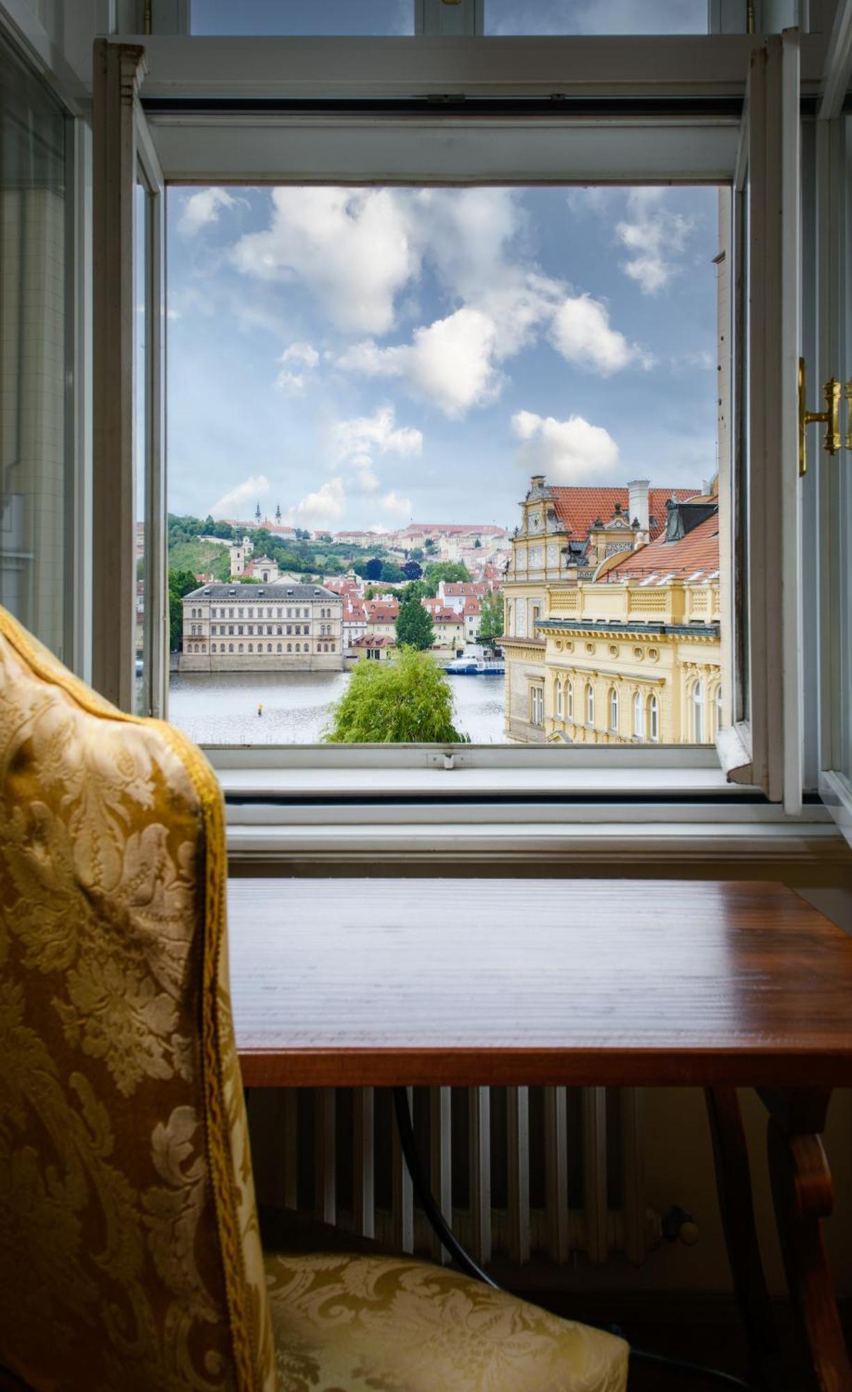 Charles Bridge Palace